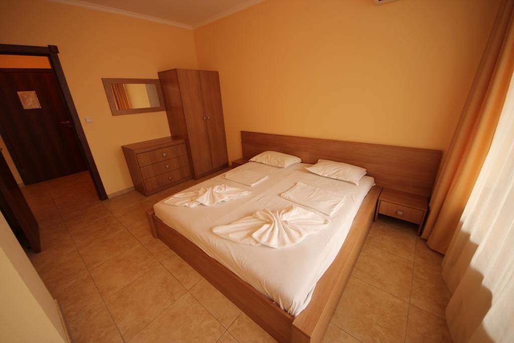 Menada Sea Regal Apartments Sunny Beach Room photo