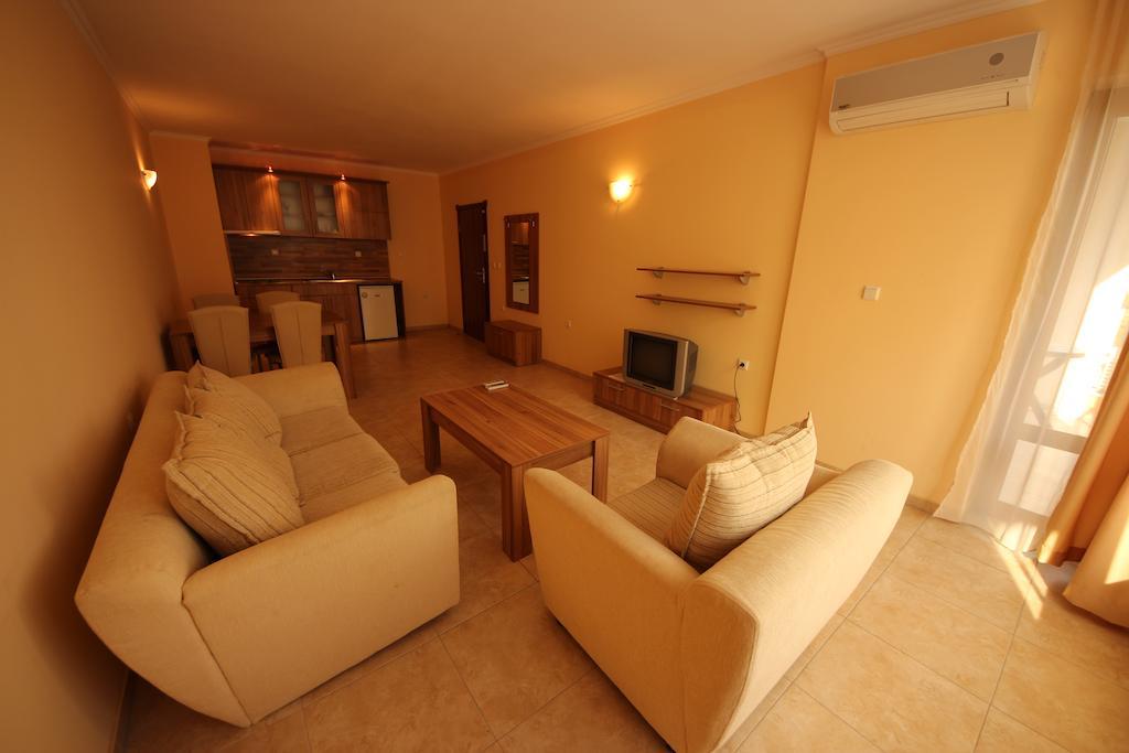 Menada Sea Regal Apartments Sunny Beach Room photo